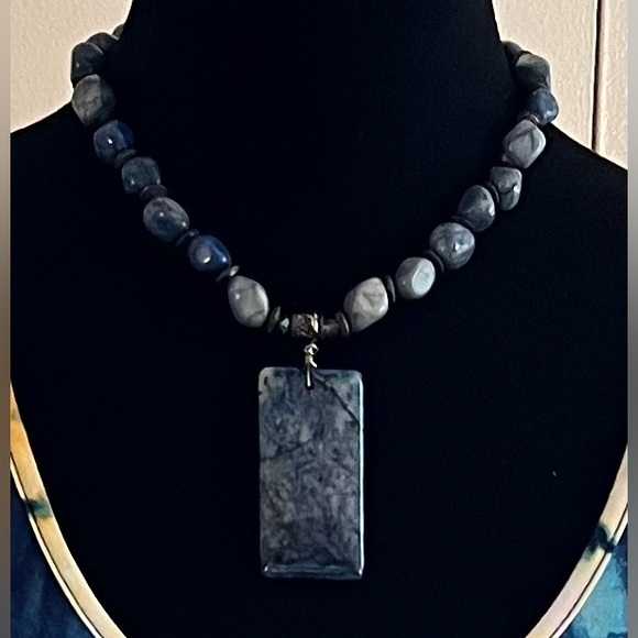 🌸🌸Handcrafted Lapis Stone Pendant and Necklace 🌸🌸 - Picture 1 of 6